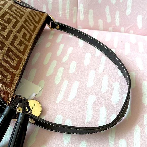 GIVENCHY LOGO MINI SHOULDER BAG - Picture 9 of 15